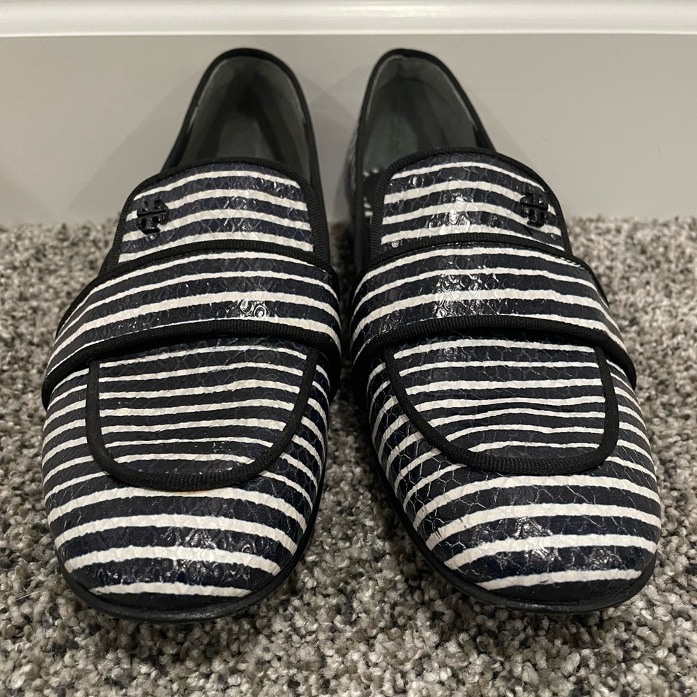 Tory Burch Evette patent leather penny loafers, size 7.5 - Picture 3 of 12